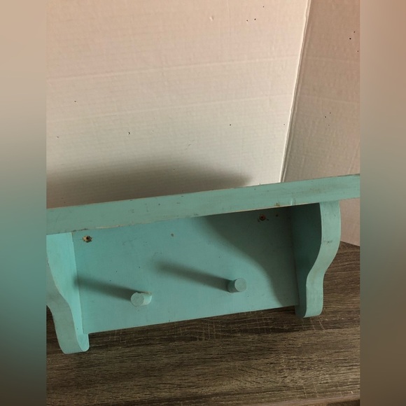 Vtg Handcrafted Wooden Peg Shelf - Picture 2 of 8